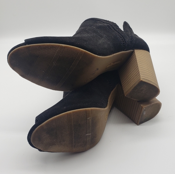 Fergalicious Black Faux Suede Cut Out Booties Size 8.5 - Picture 7 of 8